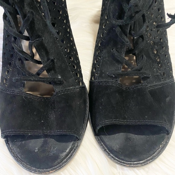Vince Camuto‎ Trevan Black Suede Perforated Lace Up Heeled Bootie 7.5 - Picture 8 of 11